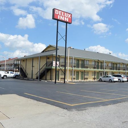 Delux Inn Tulsa Bagian luar foto