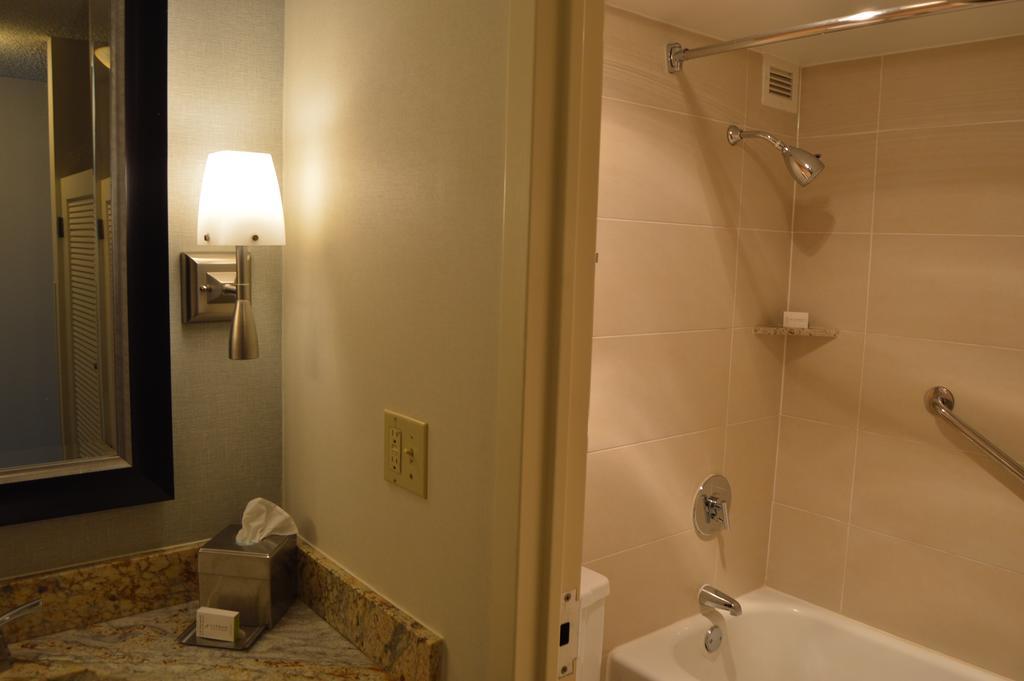 Delux Inn Tulsa Bagian luar foto