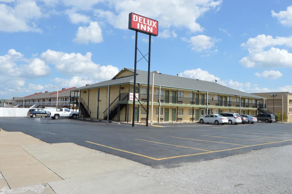 Delux Inn Tulsa Bagian luar foto