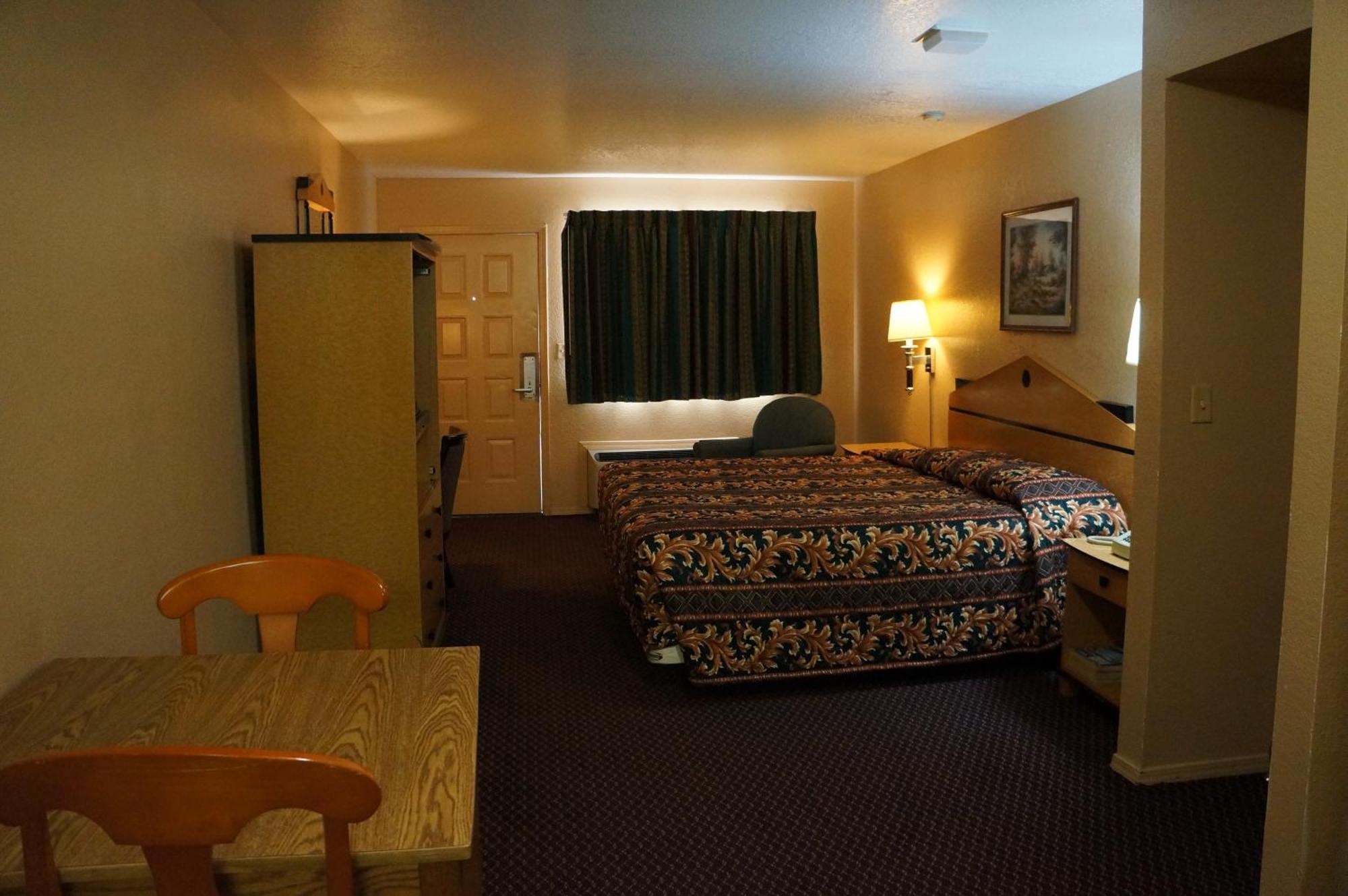 Delux Inn Tulsa Bagian luar foto