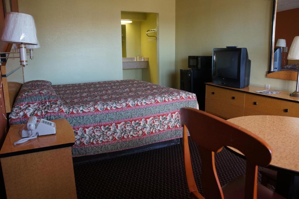 Delux Inn Tulsa Ruang foto
